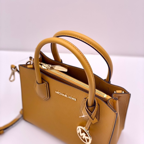 Michael Kors Mercer Md Messenger Crossbody - Picture 7 of 11